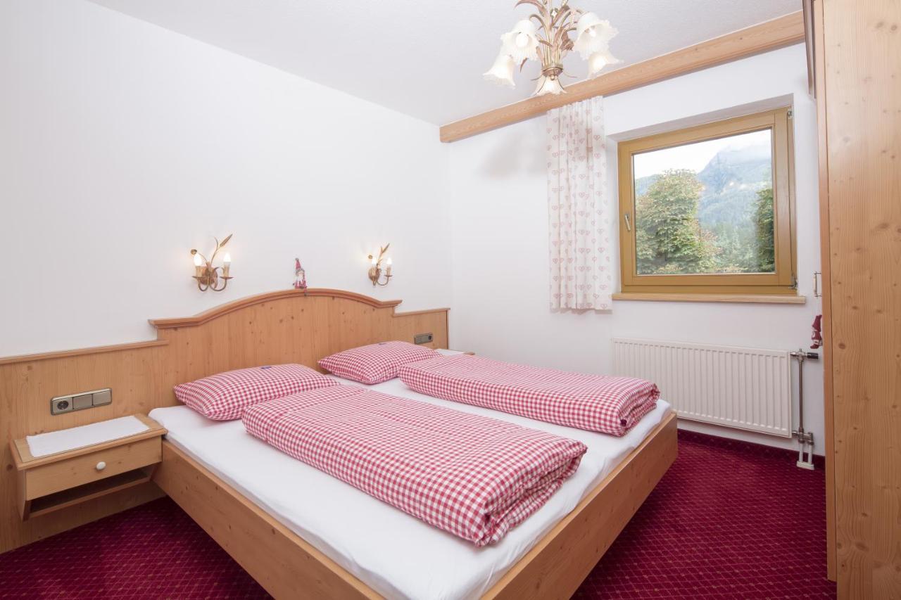 Landhaus Greil Reith im Alpbachtal Pokoj fotografie