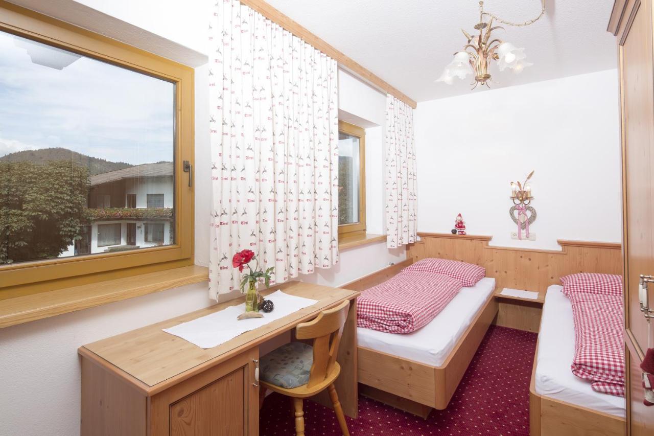 Landhaus Greil Reith im Alpbachtal Pokoj fotografie