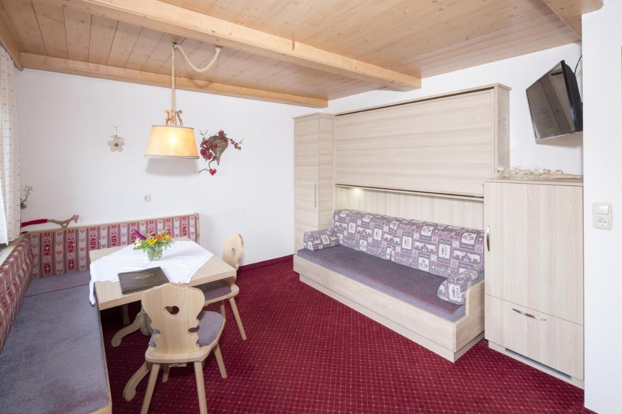 Landhaus Greil Reith im Alpbachtal Pokoj fotografie